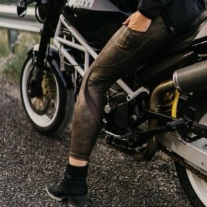 Zyia distressed copper drawstring luxe 7/8 size 6-8 EUC